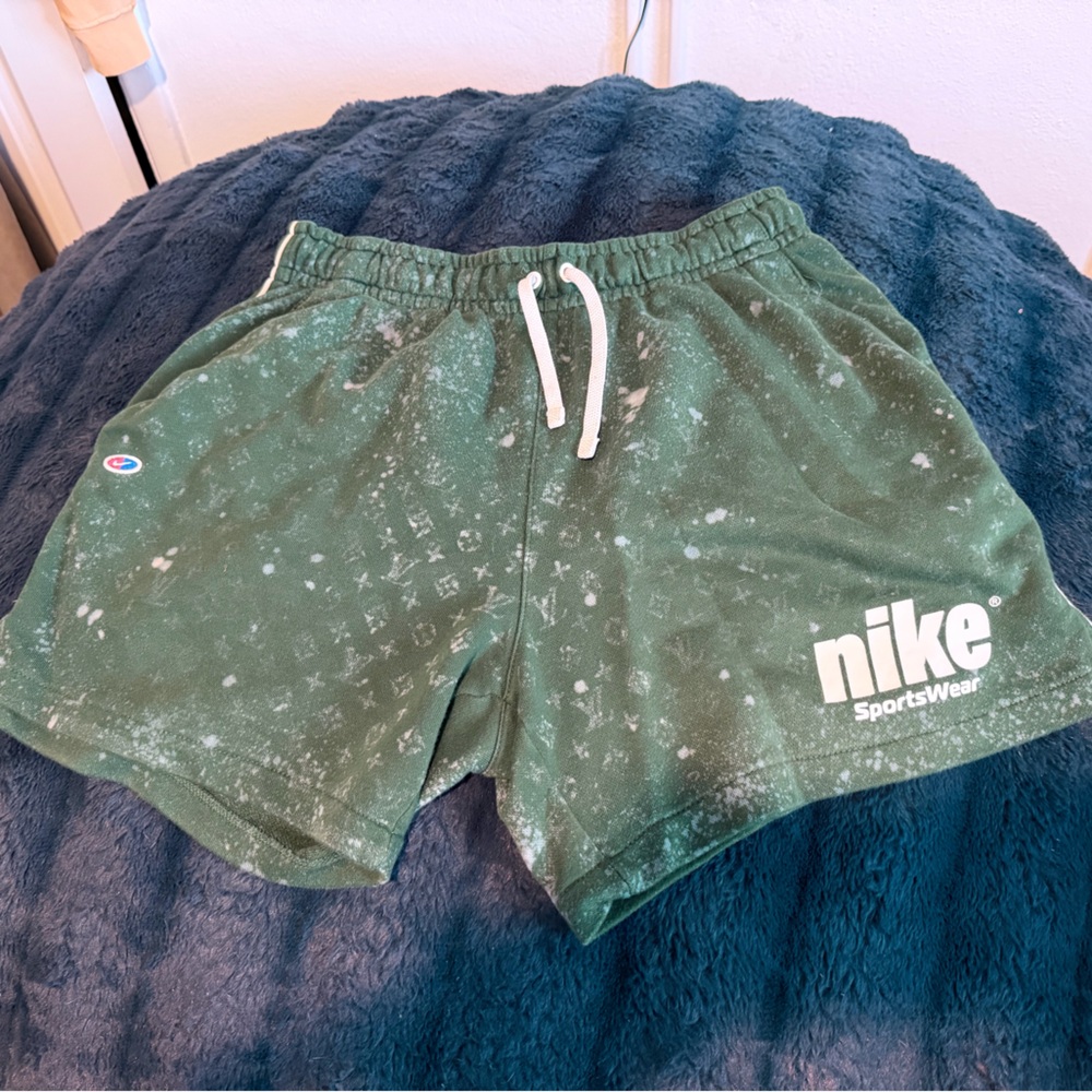 Nike Green Patterned Sports Shorts